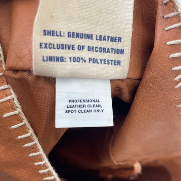 Gap Genuine Leather skirt with stitching detail. Size 6. Amazing amazing find! - Picture 2 of 5